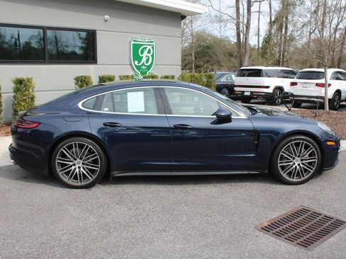 Used 2018 Porsche Panamera 4S image 3