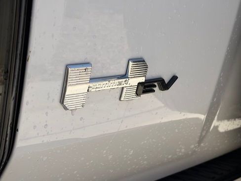 Used 2025 GMC Hummer EV 2X image 9