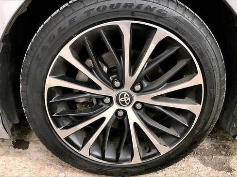 Used 2020 Toyota Camry SE w/ Convenience Package image 8