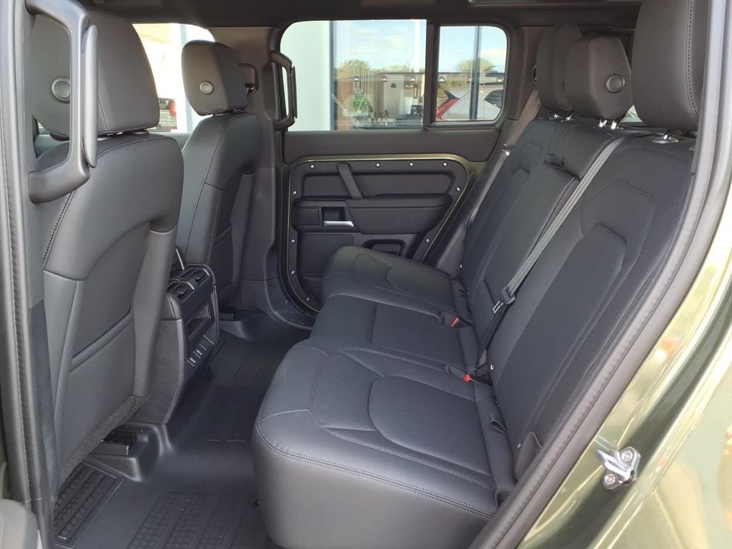 New 2026 Land Rover Defender 110 S AWD/4WD image 8