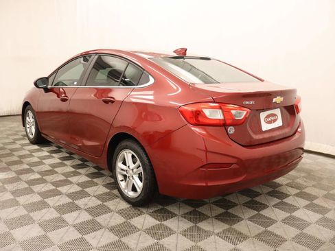 Used 2017 Chevrolet Cruze LT FWD image 3
