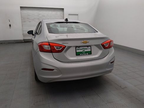 Used 2017 Chevrolet Cruze LS FWD image 6