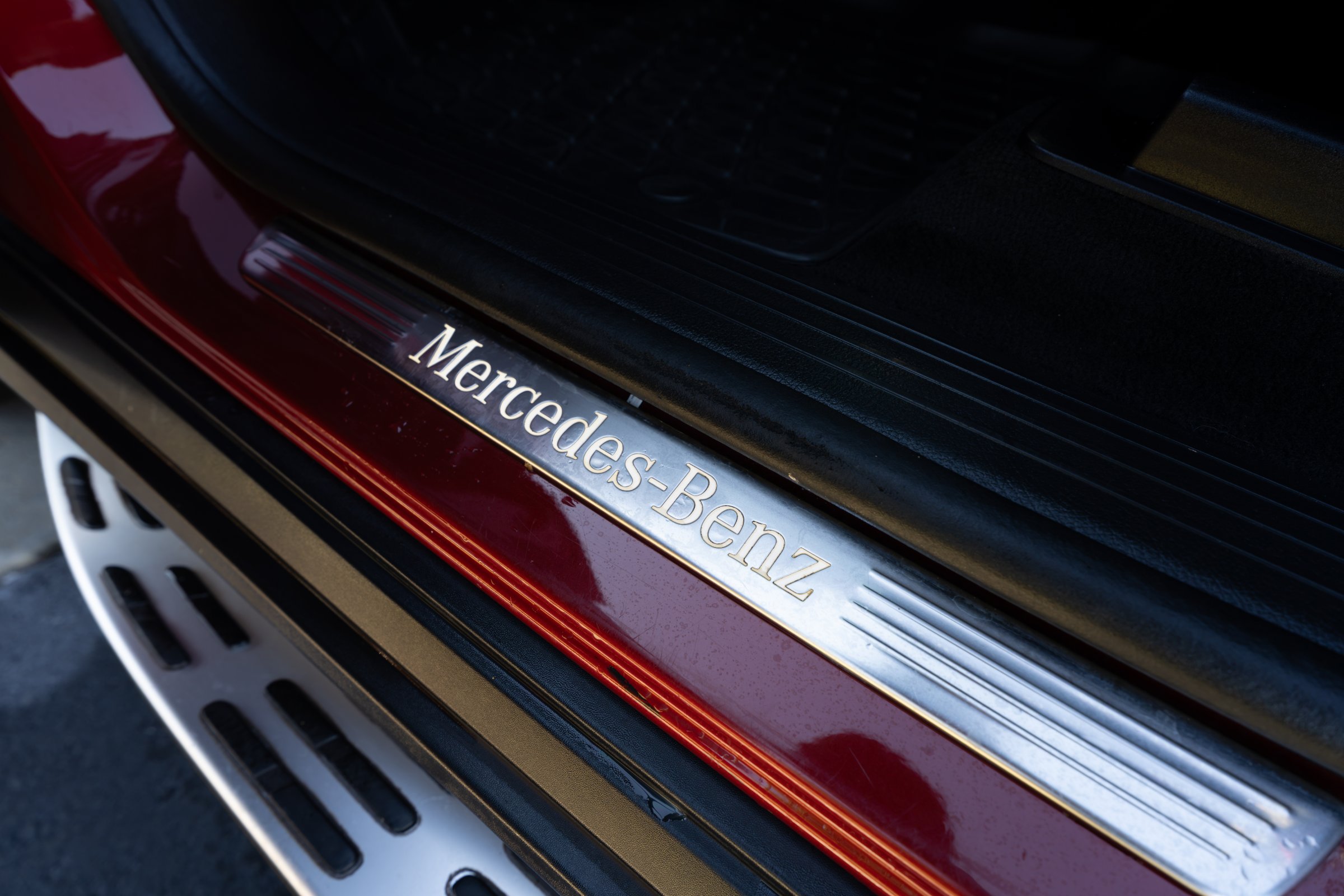 Used 2024 Mercedes-Benz GLE 350 4MATIC w/ AMG Line Exterior image 30