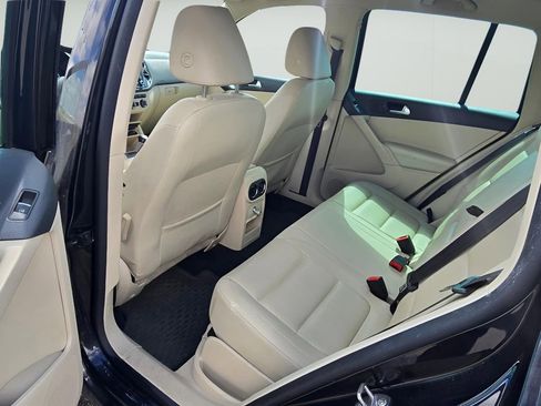 Used 2013 Volkswagen Tiguan SE AWD/4WD image 12