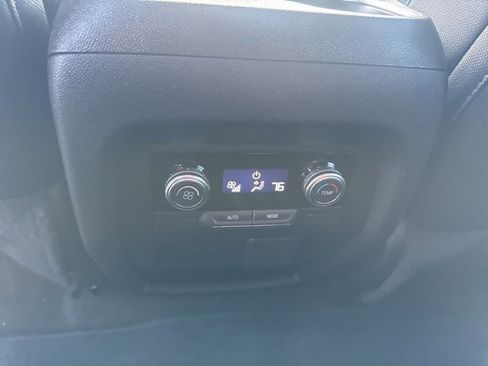 Used 2025 GMC Acadia Elevation image 24