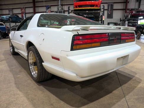 Used 1992 Pontiac Firebird Formula RWD image 6