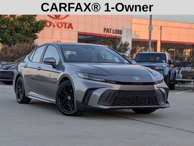 Used 2025 Toyota Camry SE FWD image 2