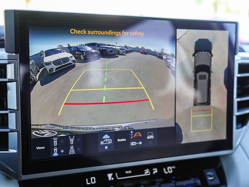 Used 2025 Toyota Sequoia Capstone AWD/4WD image 23