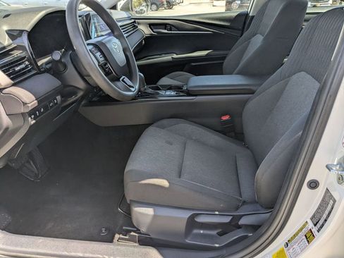 Used 2025 Toyota Camry LE image 11