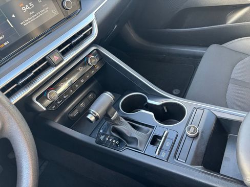 Used 2023 Kia K5 LXS image 39