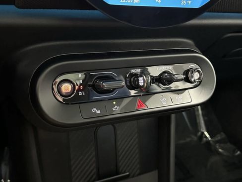 Certified 2025 MINI Cooper 2-Door Hardtop image 20