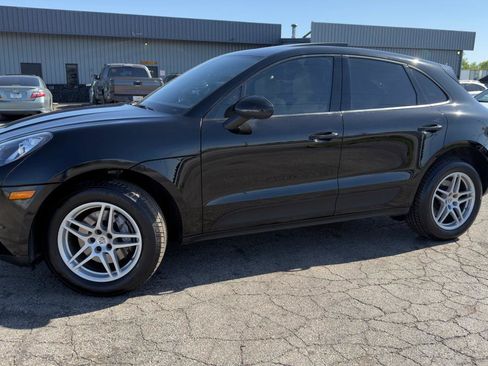 Used 2017 Porsche Macan AWD/4WD image 4