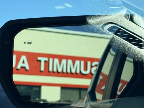 Used 2025 GMC Canyon AT4 image 18