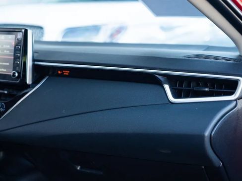 Used 2020 Toyota Corolla LE FWD image 15