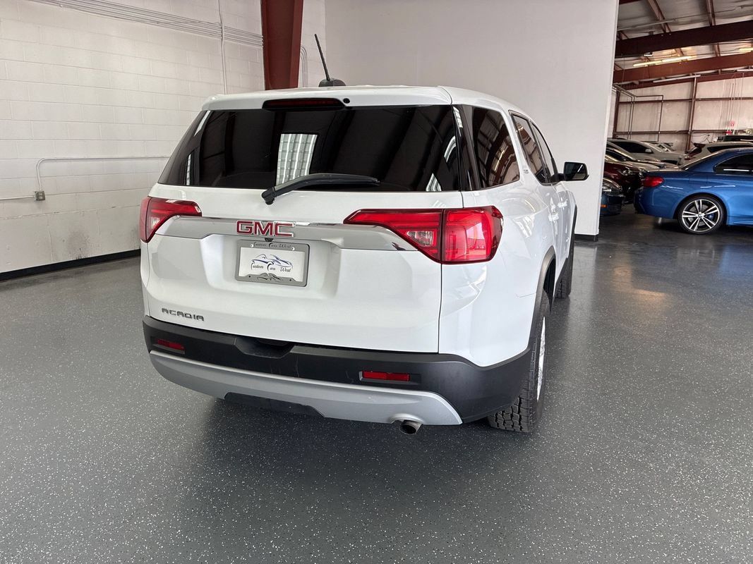 Used 2018 GMC Acadia SLE AWD/4WD image 4