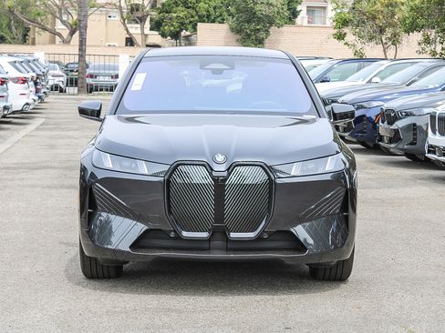 New 2026 BMW iX xDrive60 w/ Premium Package AWD/4WD image 2