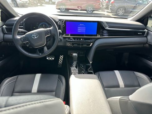 Used 2025 Toyota Camry SE w/ Multimedia Upgrade Package image 9