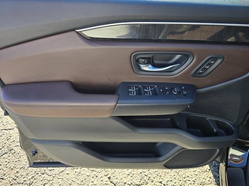 Used 2023 Honda Pilot Elite image 11