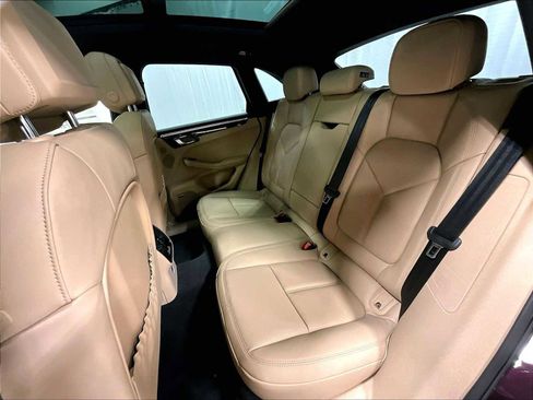 New 2026 Porsche Macan image 25