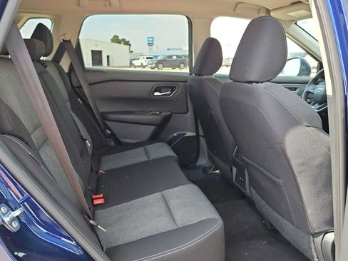 Used 2025 Nissan Rogue SV FWD image 17