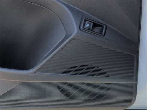 Used 2024 Volkswagen Taos SE image 30