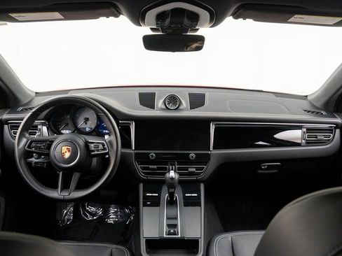 Used 2022 Porsche Macan S image 12