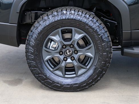 New 2026 Lexus GX 550 AWD/4WD image 10