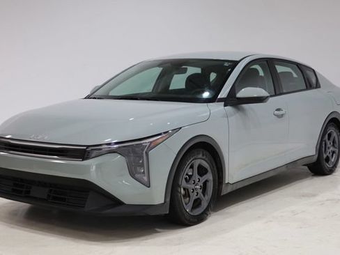 Used 2025 Kia K4 FWD image 3