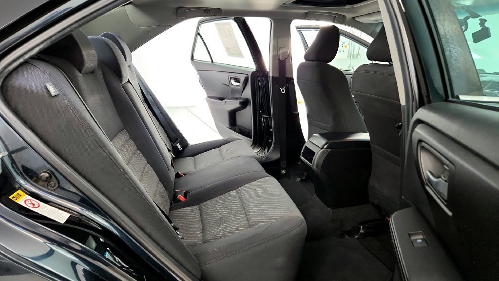 Used 2015 Toyota Camry LE w/ Moonroof Package FWD image 17
