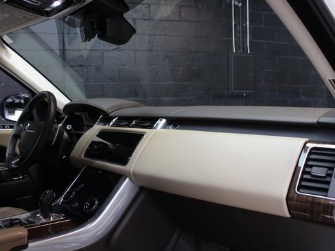 Used 2019 Land Rover Range Rover Sport Supercharged image 45