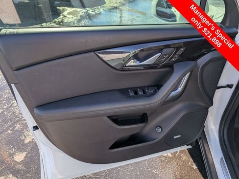 Used 2019 Chevrolet Blazer Premier w/ Sun and Wheels Package AWD/4WD image 14