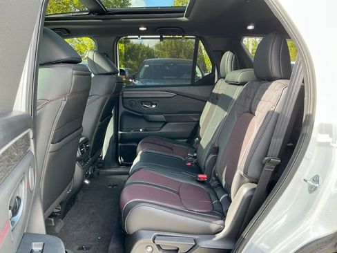 New 2026 Honda Pilot Black Edition image 9