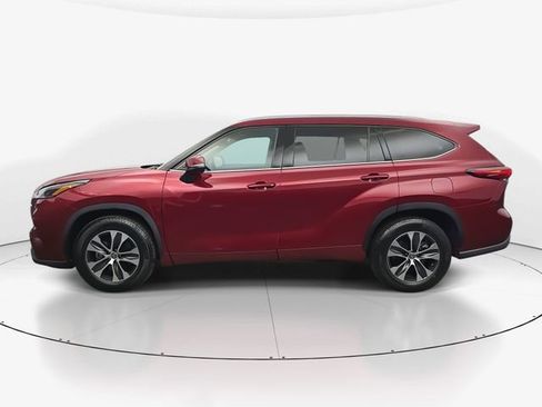 Used 2021 Toyota Highlander XLE image 6