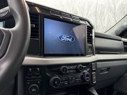 Used 2024 Ford F250 XLT w/ Black Appearance Package image 12
