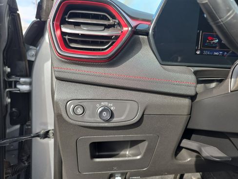 Used 2025 Chevrolet TrailBlazer RS w/ Convenience Package image 23