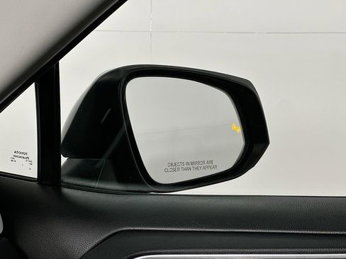 Used 2020 Toyota RAV4 XLE Premium image 25