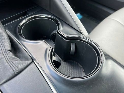 Used 2020 Toyota Camry SE w/ Carpet Mat Package FWD image 27