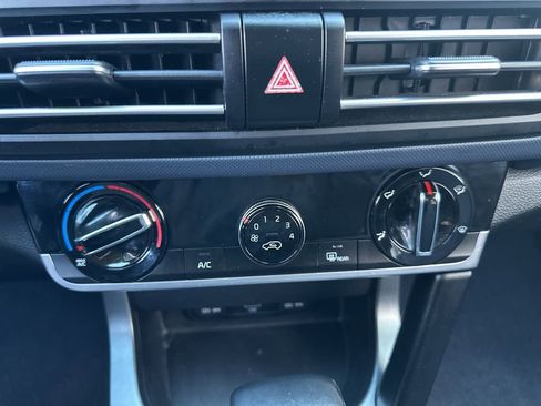 Used 2021 Kia Seltos S AWD/4WD image 42