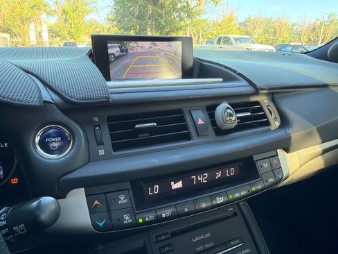 Used 2015 Lexus CT 200h w/ Navigation Package FWD image 7