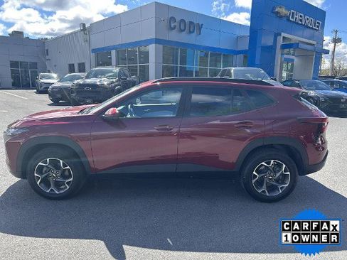 Certified 2024 Chevrolet Trax LT w/ Driver Confidence Package FWD image 8