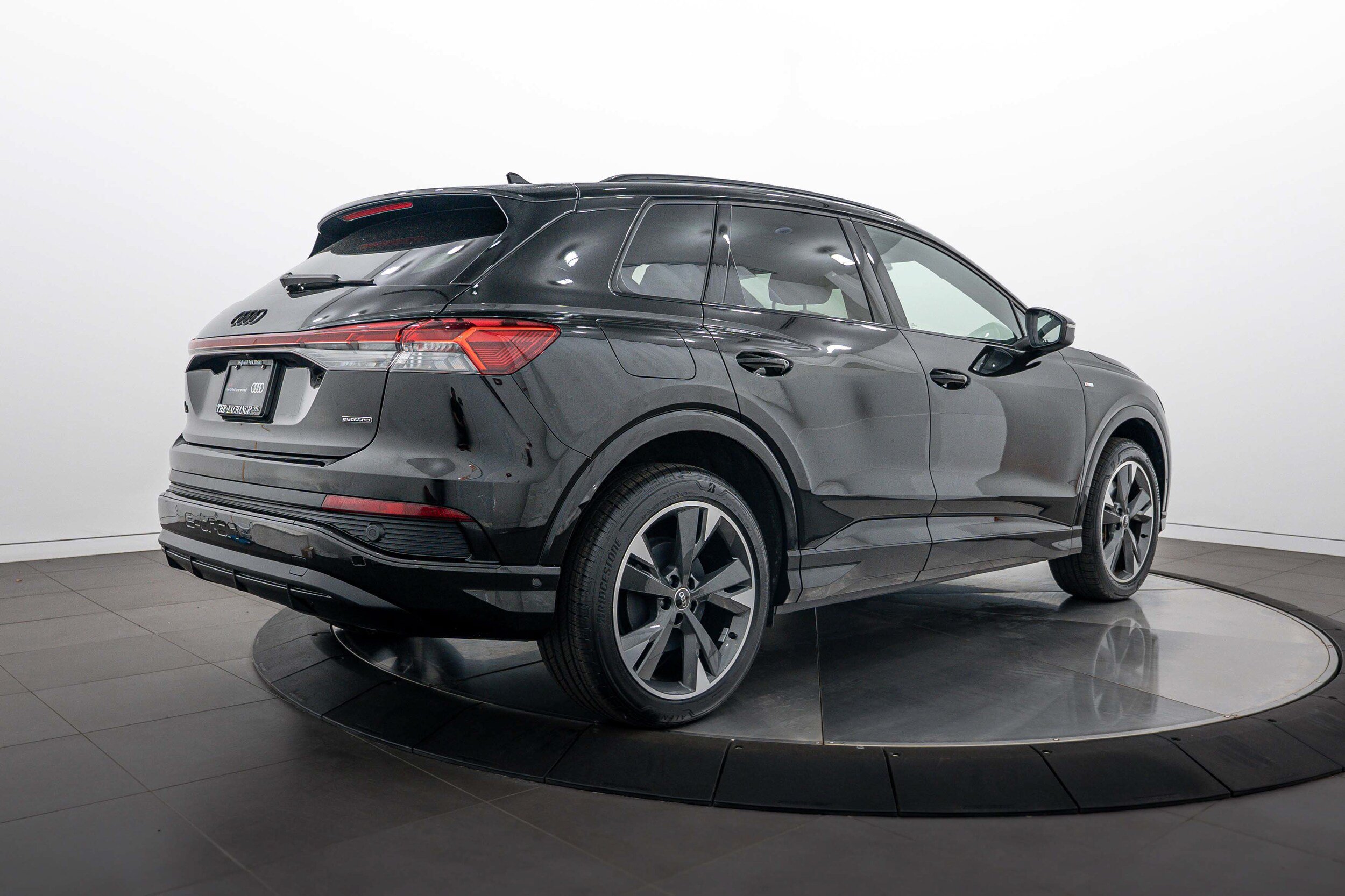 Used 2023 Audi Q4 e-tron Prestige AWD/4WD image 4