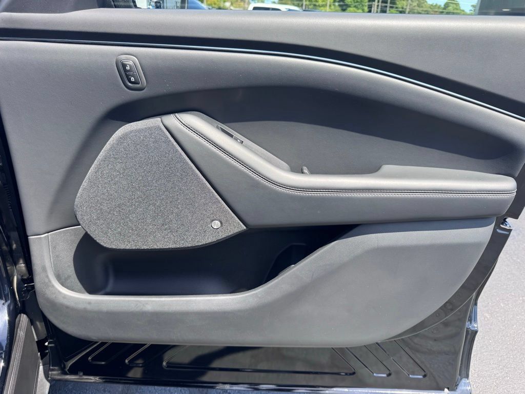 Used 2025 Ford Mustang Mach-E Premium AWD/4WD image 17