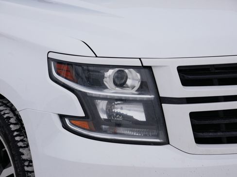 Used 2019 Chevrolet Suburban Premier image 16