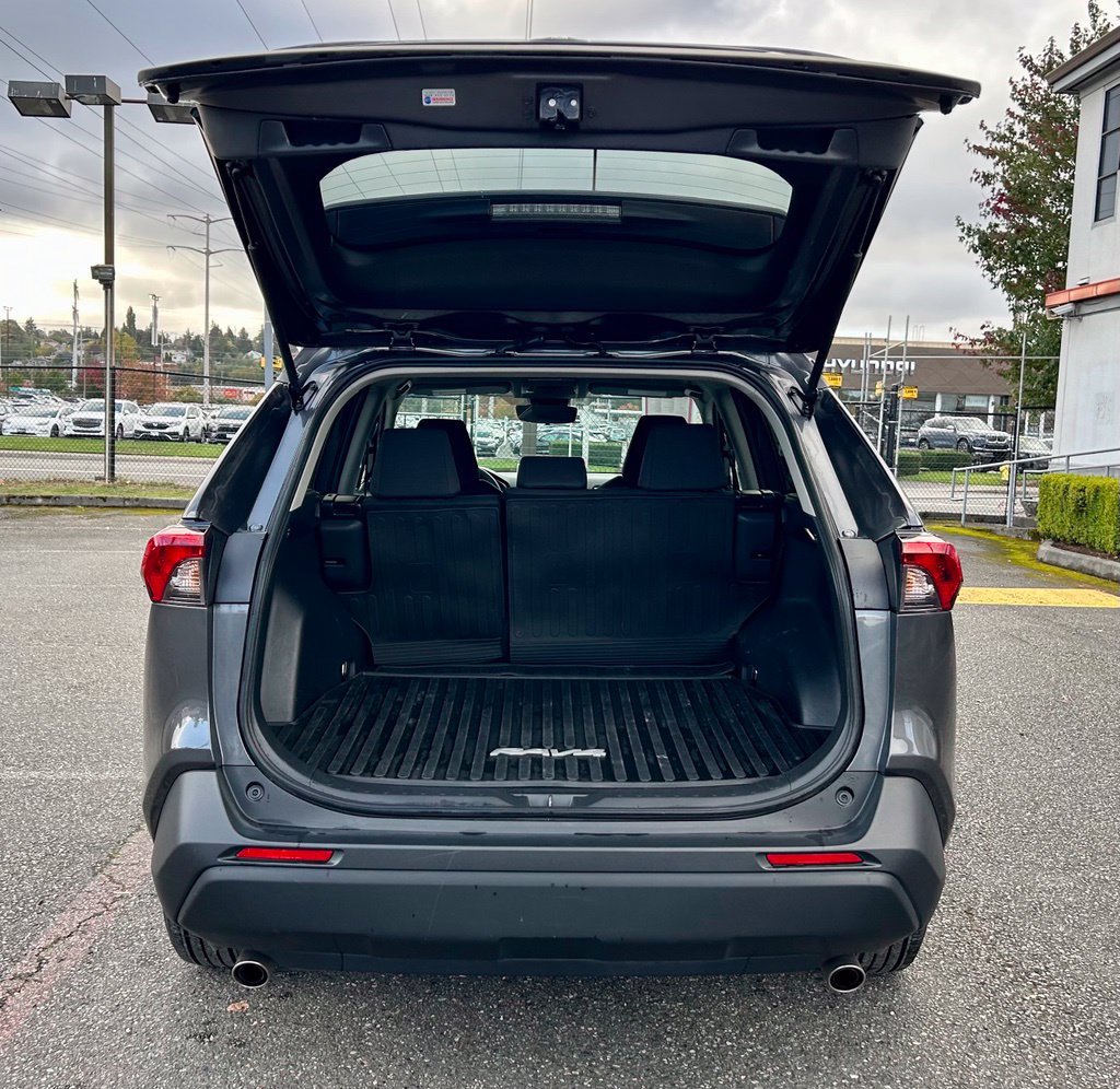 Certified 2023 Toyota RAV4 LE AWD/4WD image 26