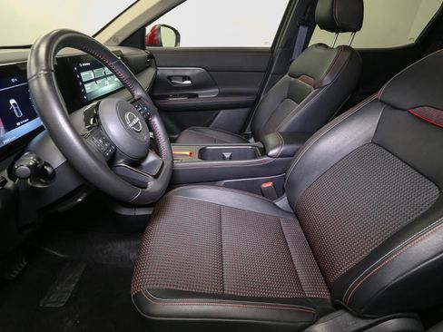 Used 2025 Nissan Kicks SR AWD/4WD image 39