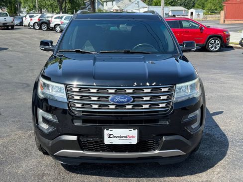 Used 2017 Ford Explorer XLT AWD/4WD image 4