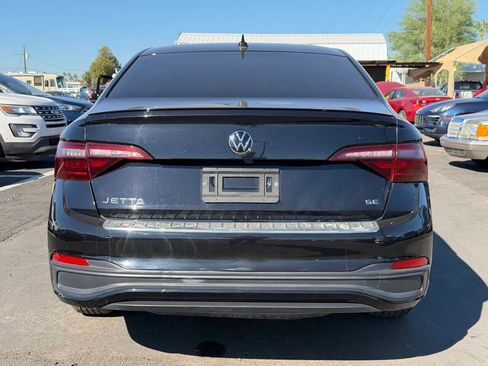 Used 2023 Volkswagen Jetta SE FWD image 9