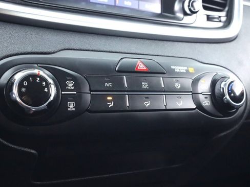 Used 2019 Kia Sorento FWD image 23