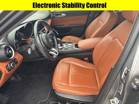 Used 2020 Alfa Romeo Giulia AWD w/ Quick Order Package 22J Sport image 7