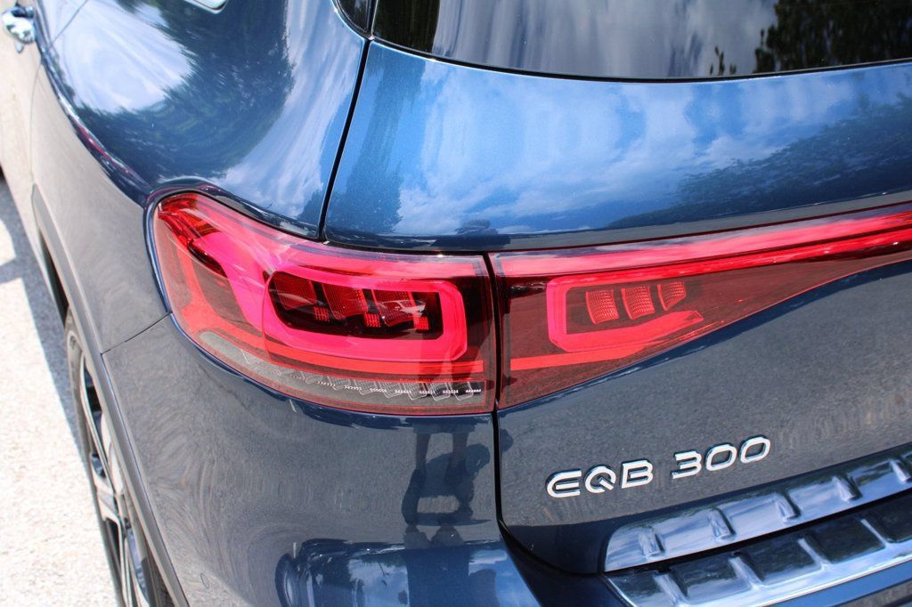 Used 2023 Mercedes-Benz EQB 300 4MATIC image 9